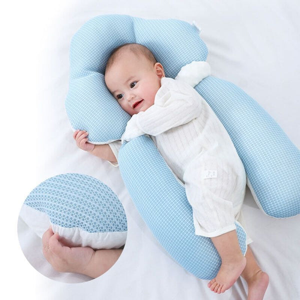 Découvrez nos coussins anti tête plate pour le sommeil de bébé